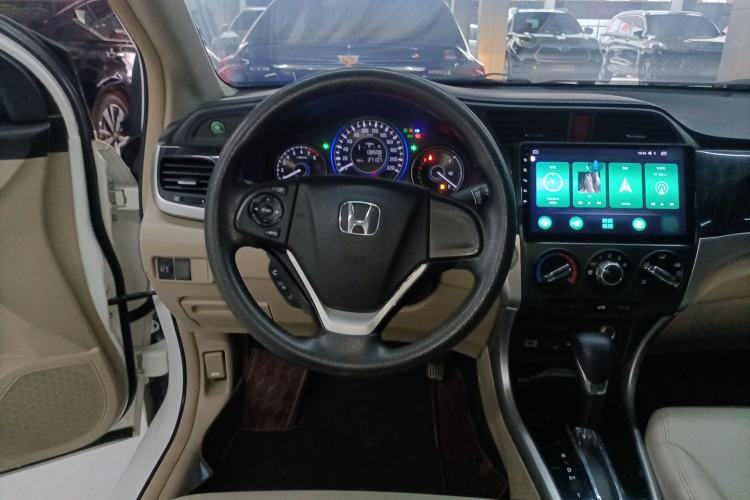 Used Honda Crider 2015 1.8L automatic luxury edition
