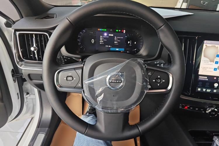 Used Volvo S60 2026 Model B4 Zhiyi Luxury Edition