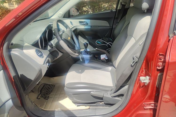 Used Chevrolet Cruze 2013 1.6L SL Grand Edition Manual Transmission
