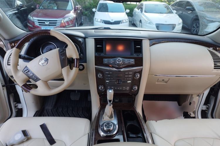 Used Nissan Patrol 2018 4.0L Flagship Model Center Console