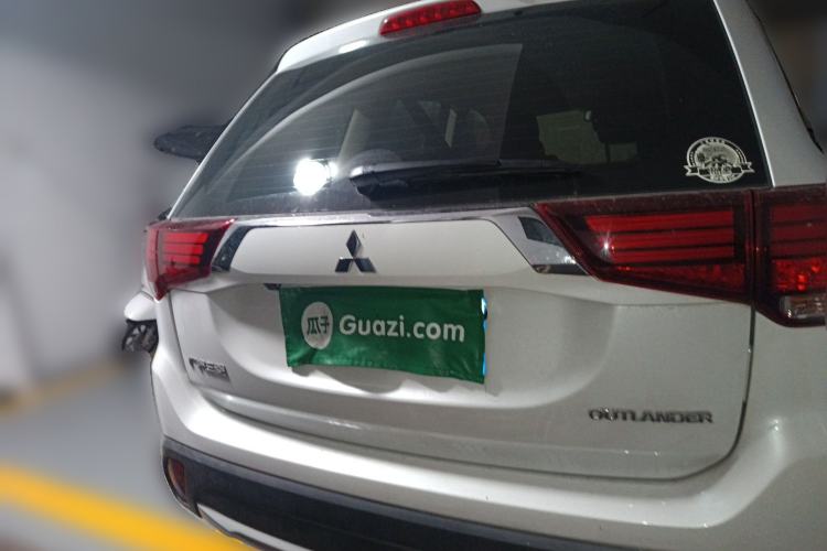 Used Mitsubishi Outlander 2018 2.0L Two-Wheel Drive Glory Edition 5 Seats