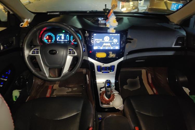 Used BYD e5 2016 300 Luxury Edition Center Console