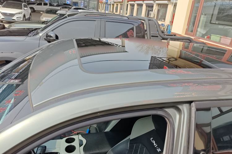 Used Changan UNI-Z New Energy 2024 Blue Whale Smart Electric iDD 125km Excellence Model
