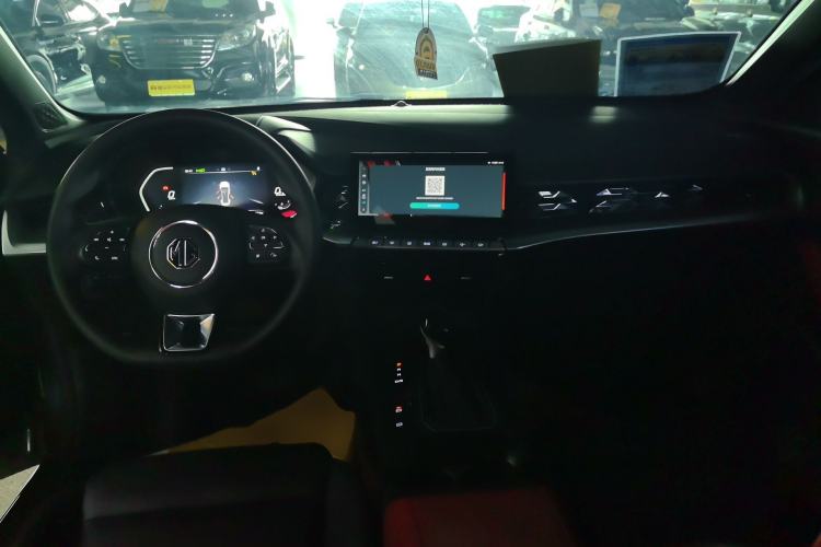 Used MG 5 2021 180 DVVT CVT Youth Luxury Edition Center Console