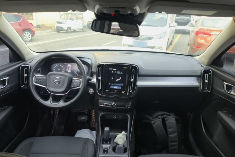 Used Volvo XC40 2021 T3 Smart & Stylish Edition Center Console