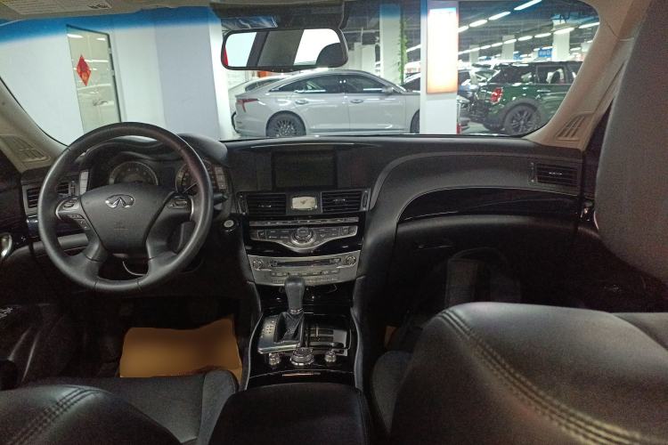 Used Infiniti Q70 2017 Q70L 2.5L Elite Edition Center Console