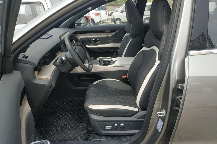 Used JETOUR Shanhai L6 2024 1.5TD DHT ULTRA