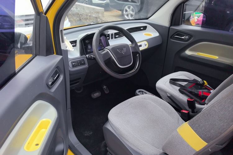 Used Wuling Hongguang MINIEV 2022 Macaron Premium Model – Lithium Iron Phosphate Left Front Seat