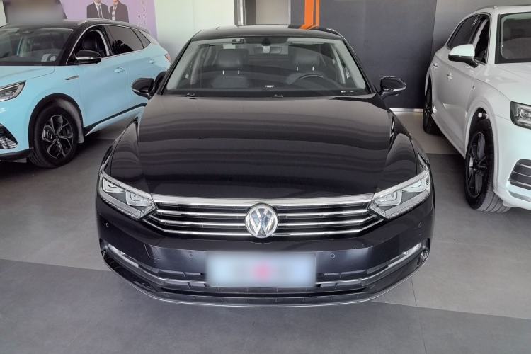 Used Volkswagen Magotan 2017 330TSI DSG Luxury Model