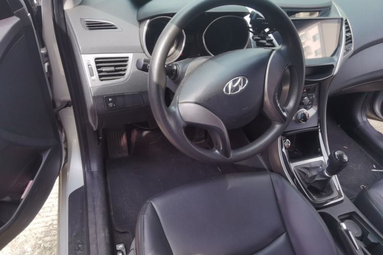 Used Hyundai Elantra (5th Generation / Langdong) 2012 1.6L Manual Leading Model Steering Wheel