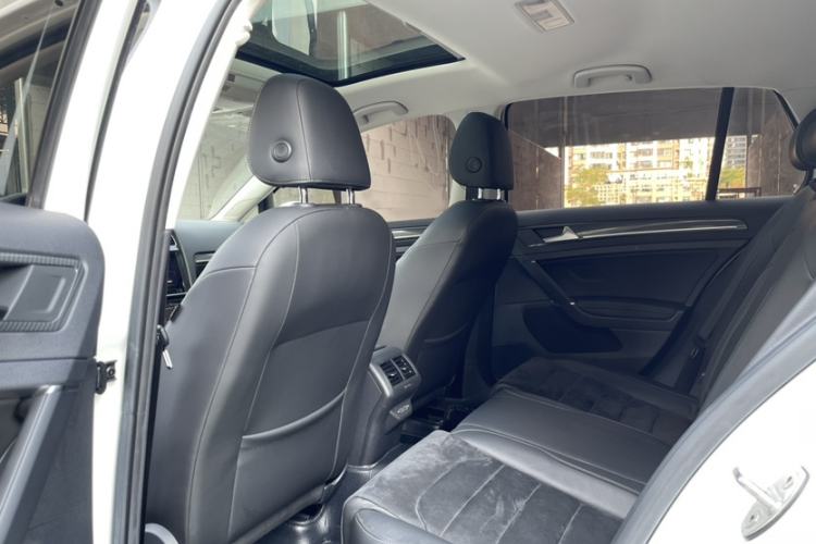 Used Volkswagen Golf 2020 Zhiai Edition 280TSI DSG Luxury Model Interior 11