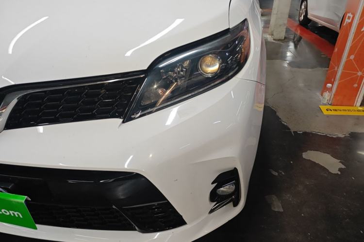 Used Toyota Sienna 2019 3.5L Two-Wheel Drive LE Trim 7 Seats U.S. Specification
