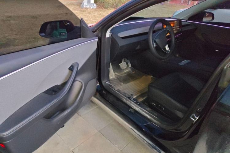 Used Tesla Model 3 2023 Rear-Wheel-Drive Version
