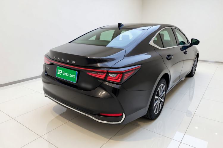 Used Lexus ES 2025 200 Premium Edition Rear