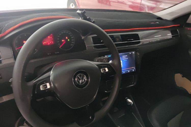 Used Volkswagen Santana 2016 1.6L Automatic Comfort Edition