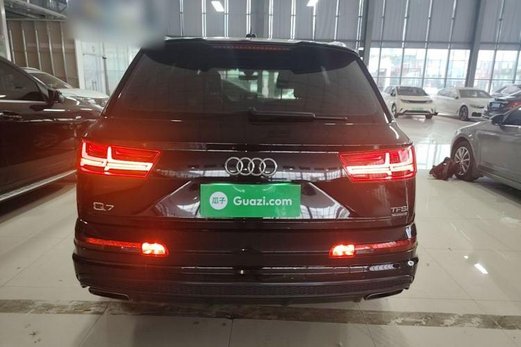 Used Audi Q7 2016 40 TFSI Comfort Model