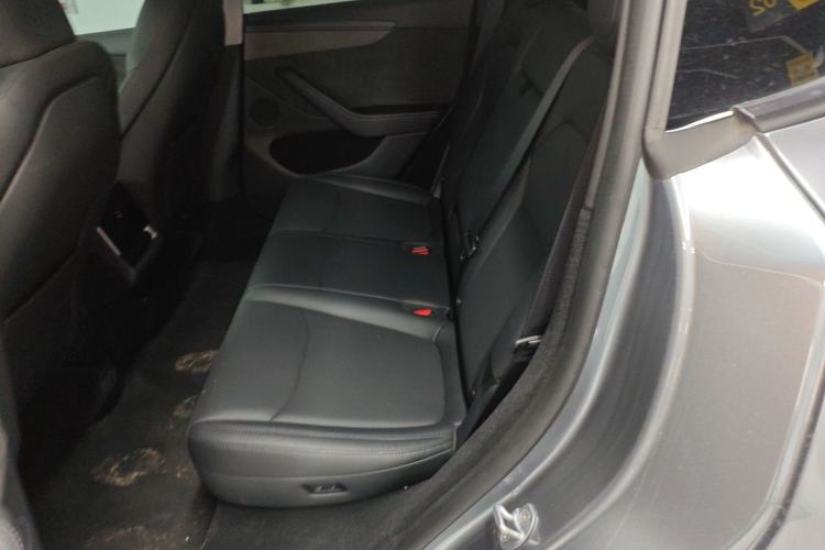 Used Tesla Model Y 2025 Long-Range All-Wheel-Drive Version
