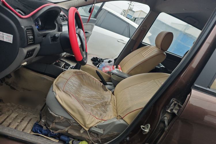 Used BAIC Weiwang M20 2014 1.5L Basic Version DAM15DL Left Front Seat