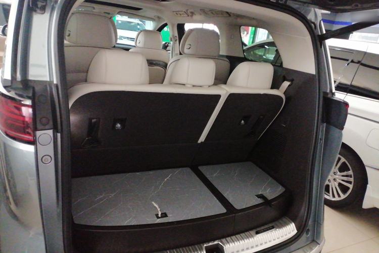 Used Denza D9 2024 DM-i 980 Four-Wheel Drive Prestige Model
