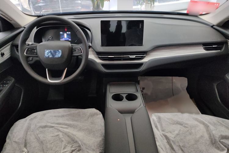 Used Hongqi E-QM5 2025 500km Range Commuter Version