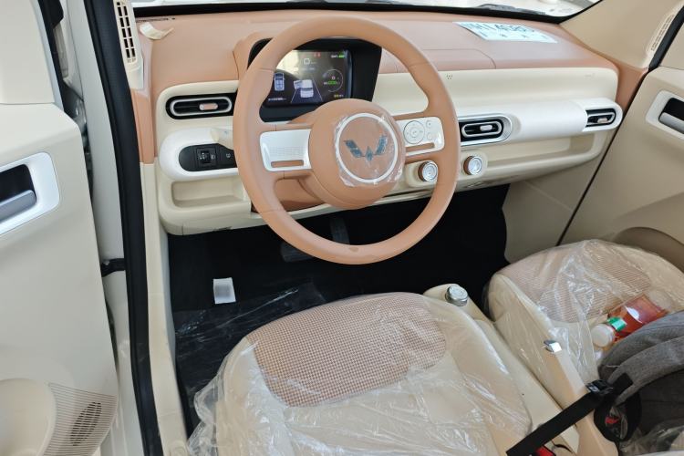 Used Wuling Hongguang MINIEV 2024 3rd Generation 215km Youth Edition Center Console