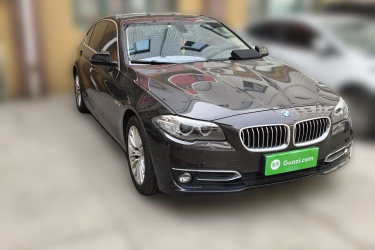 Used BMW 5 Series 2014 525Li Luxury Design Package Front Right 45 Deg