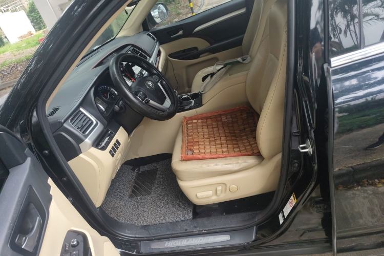 Used Toyota Highlander 2017 2.0T Four-Wheel Drive Luxury Edition 7 Seats