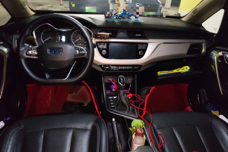 Used Geely Auto Vision X3 2019 Upgraded Model 1.5L CVT Elite Version Center Console