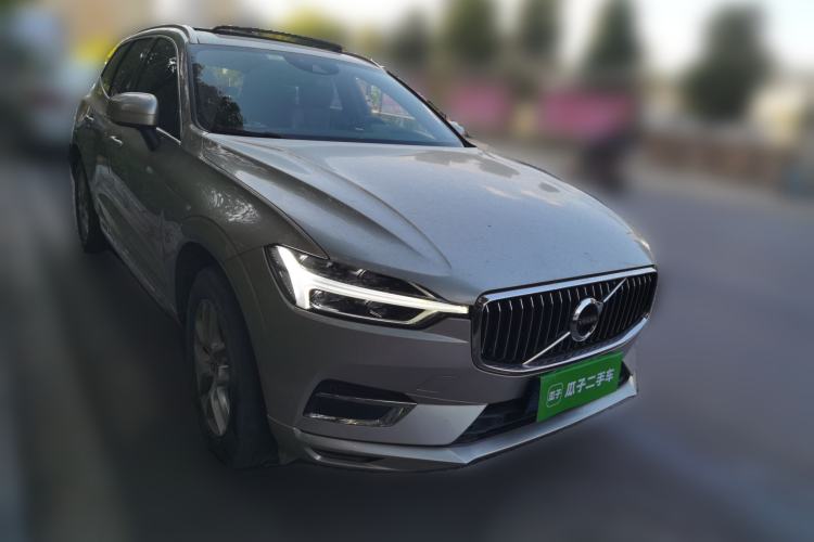 Used Volvo XC60 2021 T5 4x4 Smart Luxury Edition Front Right 45 Deg