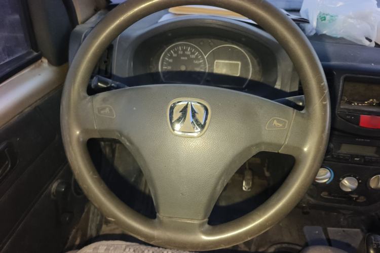 Used BAIC Weiwang 306 2011 1.3L base model 7 seats Steering Wheel