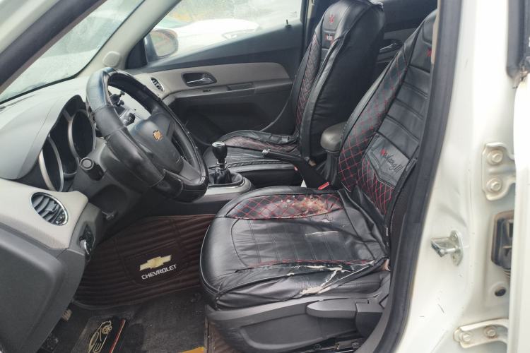 Used Chevrolet Cruze 2013 1.6L SL Sunroof Edition MT Left Front Seat