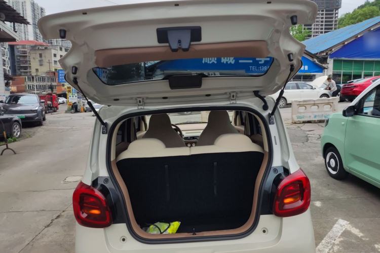 Used Wuling Hongguang MINIEV 2025 Four-Door Version Advanced Edition Trunk
