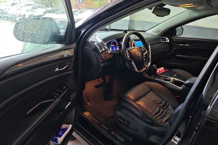 Used Cadillac SRX 2014 3.0L Comfort Model
