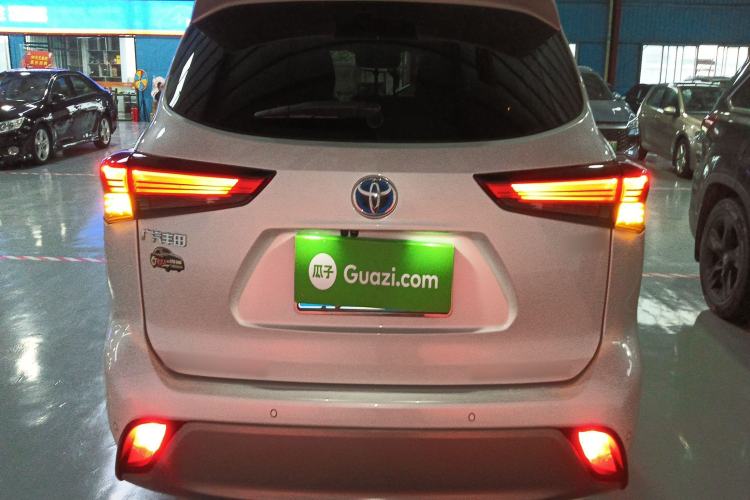 Used Toyota Highlander 2022 Dual-Engine 2.5L Four-Wheel Drive Supreme Edition 7-Seater Rear