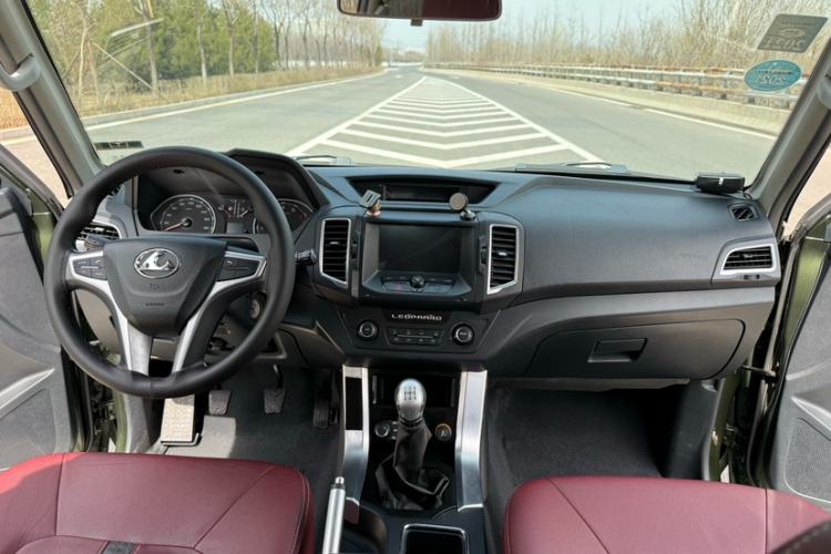 Used Leopaard Q6 2015 2.4L Manual 4x4 Excellence Edition
