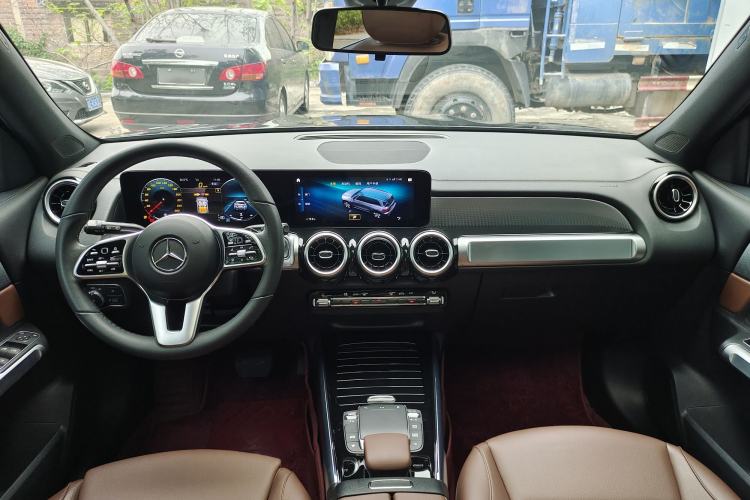 Used Mercedes-Benz GLB 2022 Second Facelift GLB 200 Dynamic Edition Interior 2