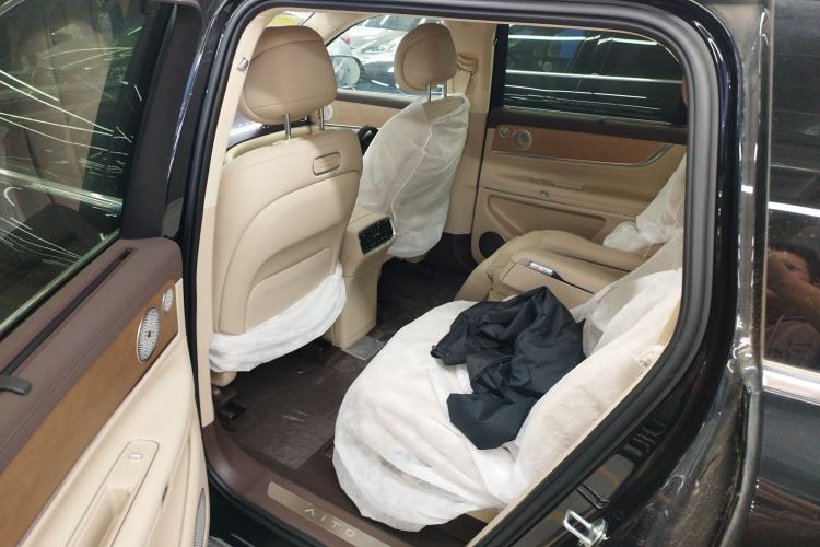 Used Hima AITO M9 2024 Range-Extended Ultra Version 42 kWh 6-Seater Model
