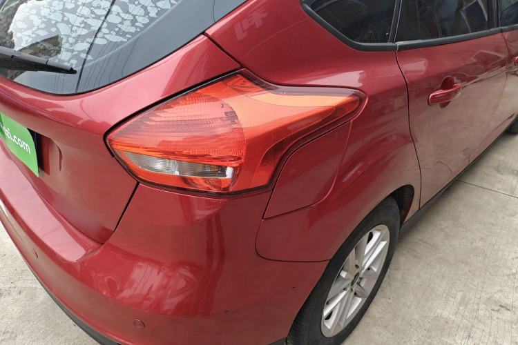 Used Ford Focus 2017 Hatchback 1.6L Automatic Fashion Edition Smart Drive Version
