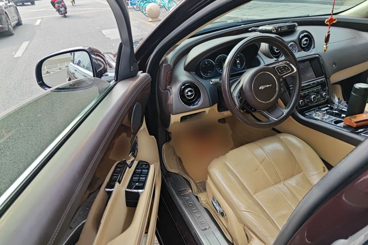 Used Jaguar XJ 2013 XJL 3.0 SC Panoramic Business Edition
