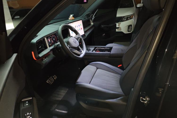 Used Volkswagen Teramont 2025 Tiguan Pro 450TSI Four-Wheel Drive Summit Edition
