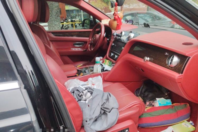 Used Bentley Bentayga  Left Front Seat