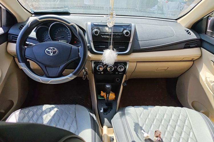 Used Toyota Vios 2017 1.5L CVT Innovation Edition Center Console