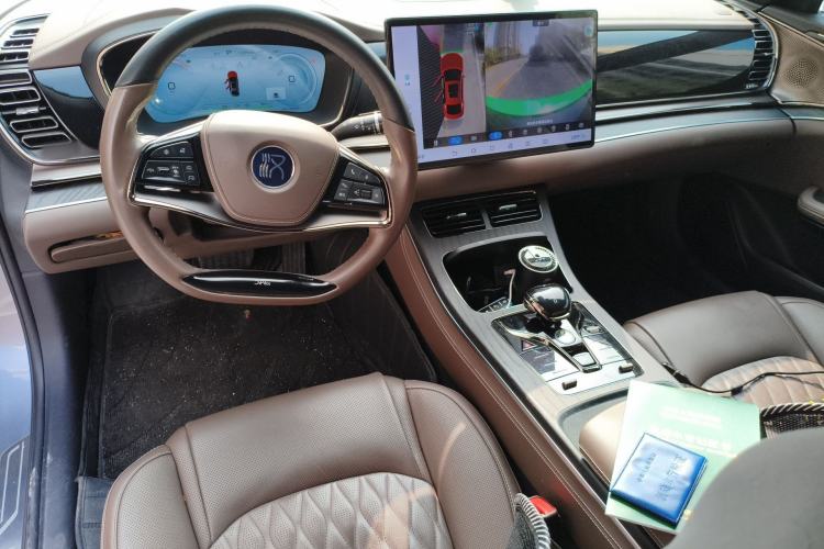 Used BYD Han 2022 DM-i 121KM Prestige Model Center Console