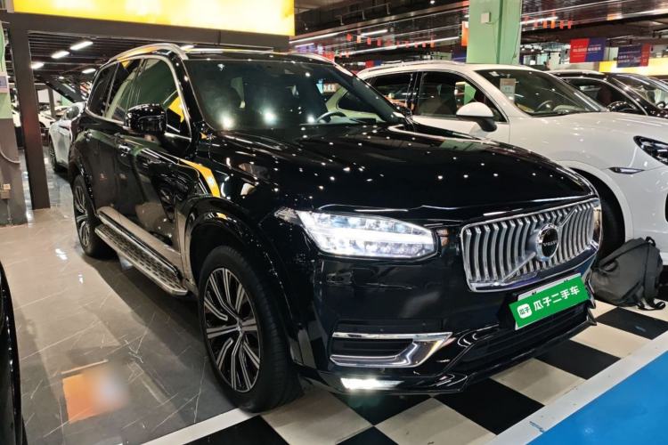 Used Volvo XC90 2021 B6 Luxury Smart Edition 7-Seater Front Right 45 Deg