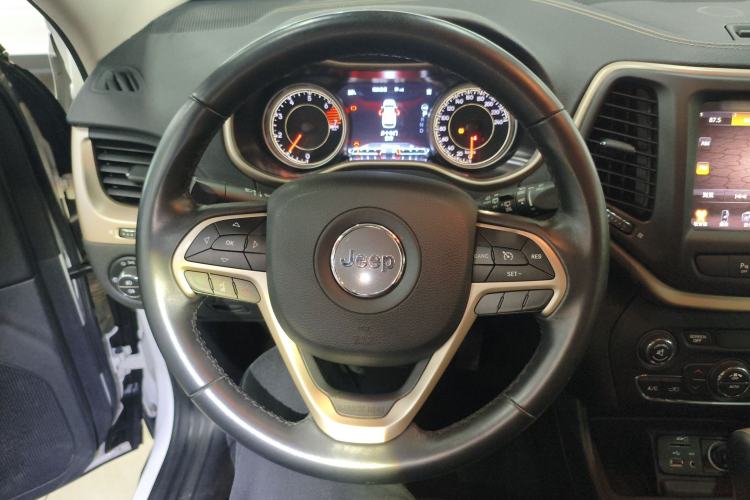 Used Jeep Cherokee 2016 2.4L Leading Smart Version