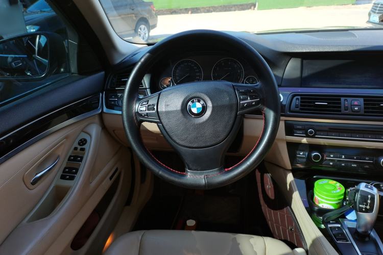 Used BMW 5 Series 2013 525Li Luxury Model
