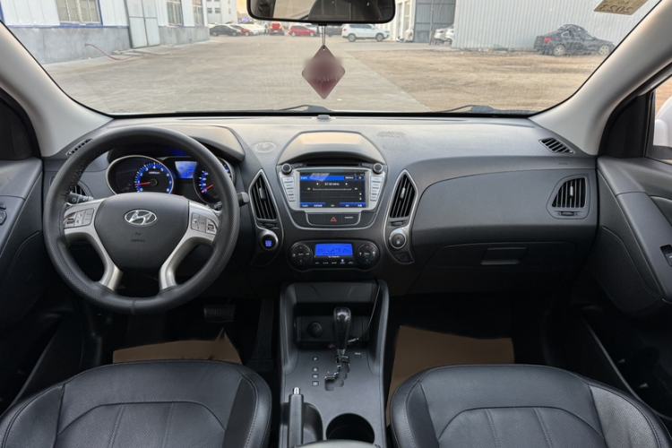 Used Hyundai ix35 2013 2.0L Automatic Two-Wheel Drive Smart GLS China IV Standard