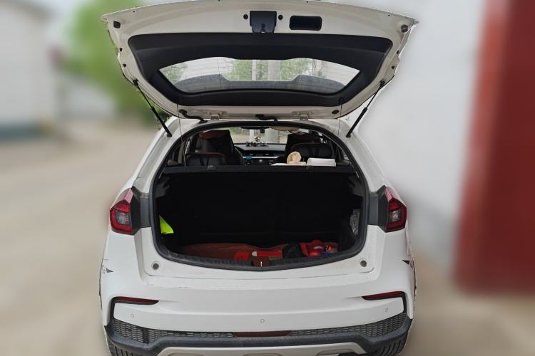 Used Geely Auto Vision X3 2019 Upgraded Model 1.5L CVT Elite Version Trunk