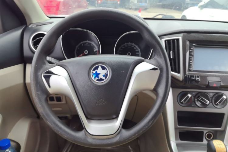 Used Venucia T70 2015 1.6L Manual Ruixing Edition Steering Wheel