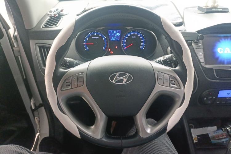 Used Hyundai ix35 2015 2.0L Automatic 2WD Smart Type China IV